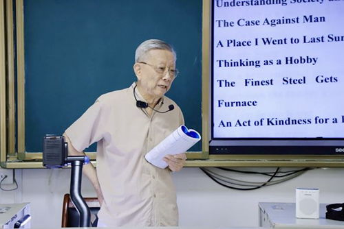 家國情懷入梅骨 弦歌不輟為世范 訪西安翻譯學(xué)院名譽校長孫天義教授